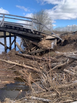 В Прилузском районе обрушился мост